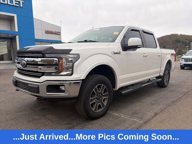 2018 White Platinum Clearcoat Metallic Ford F-150 Lariat 4X4 Truck