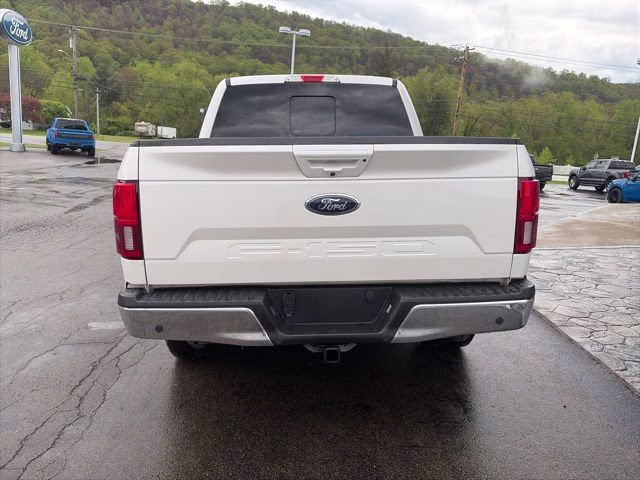 2018 White Platinum Clearcoat Metallic Ford F-150 Lariat 4X4 Truck