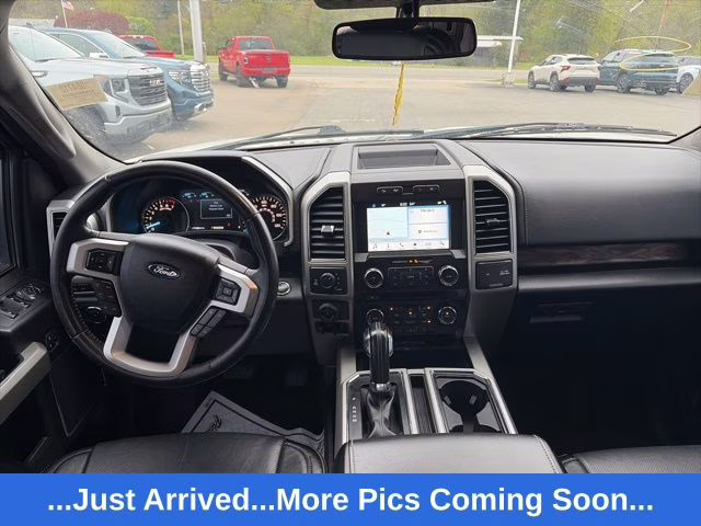 2018 White Platinum Clearcoat Metallic Ford F-150 Lariat 4X4 Truck
