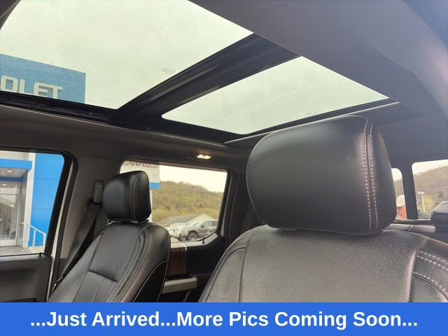 2018 White Platinum Clearcoat Metallic Ford F-150 Lariat 4X4 Truck