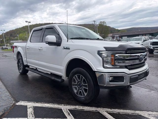 2018 White Platinum Clearcoat Metallic Ford F-150 Lariat 4X4 Truck