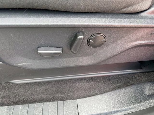 2025 White Metallic Ford F-150 XLT 4X4 Truck