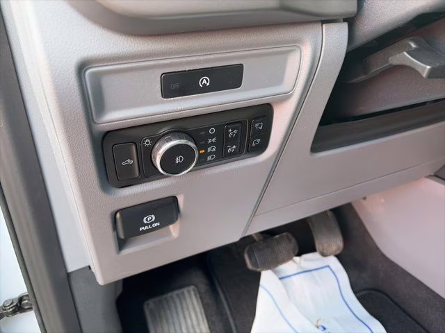 2025 White Metallic Ford F-150 XLT 4X4 Truck