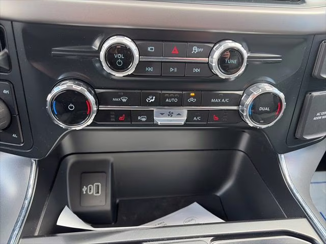 2025 White Metallic Ford F-150 XLT 4X4 Truck