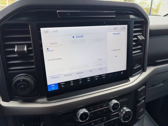 2025 White Metallic Ford F-150 XLT 4X4 Truck