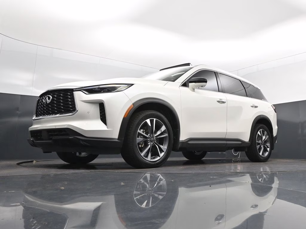 2023 Majestic White INFINITI QX60 LUXE FWD SUV