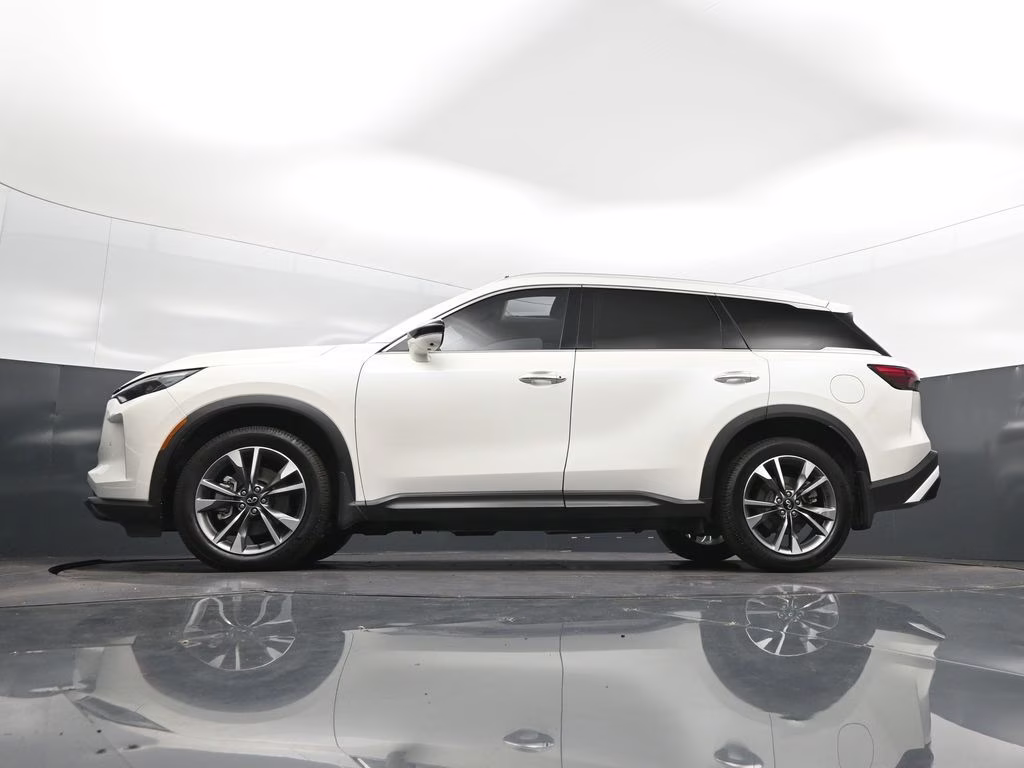 2023 Majestic White INFINITI QX60 LUXE FWD SUV