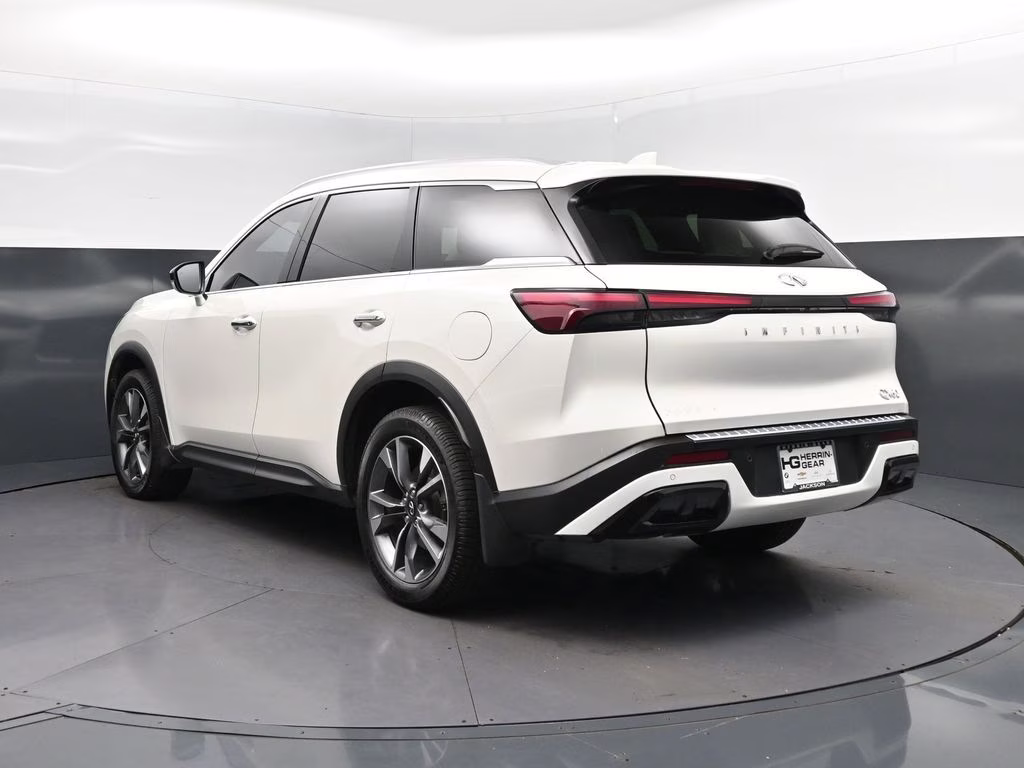 2023 Majestic White INFINITI QX60 LUXE FWD SUV