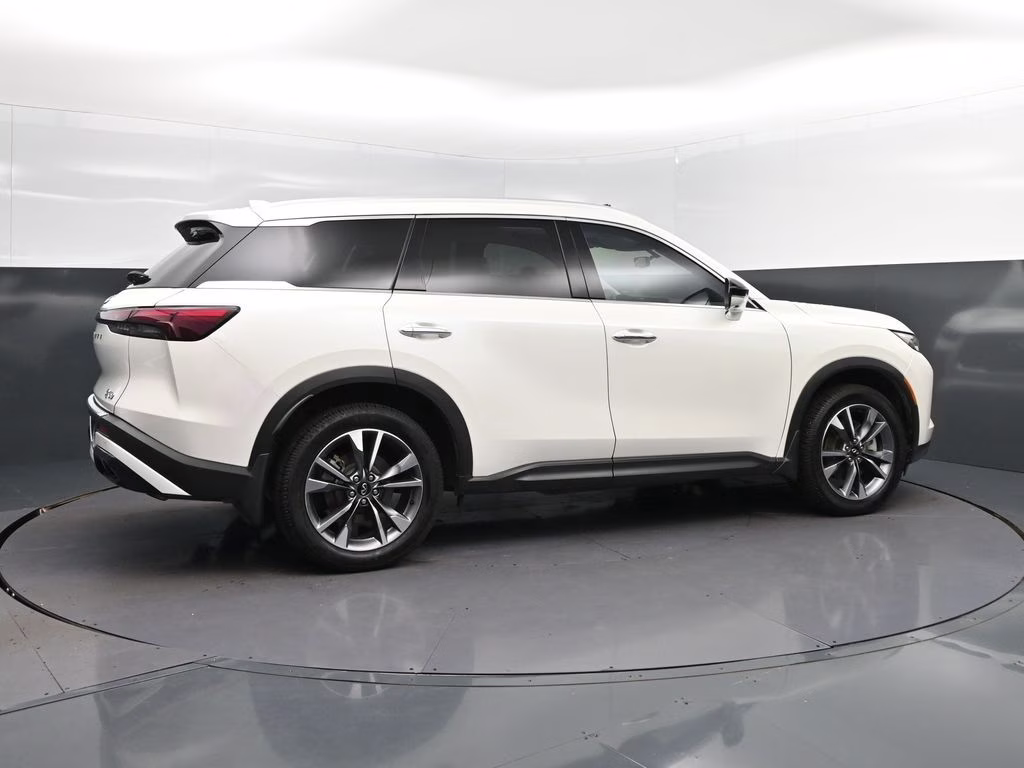 2023 Majestic White INFINITI QX60 LUXE FWD SUV