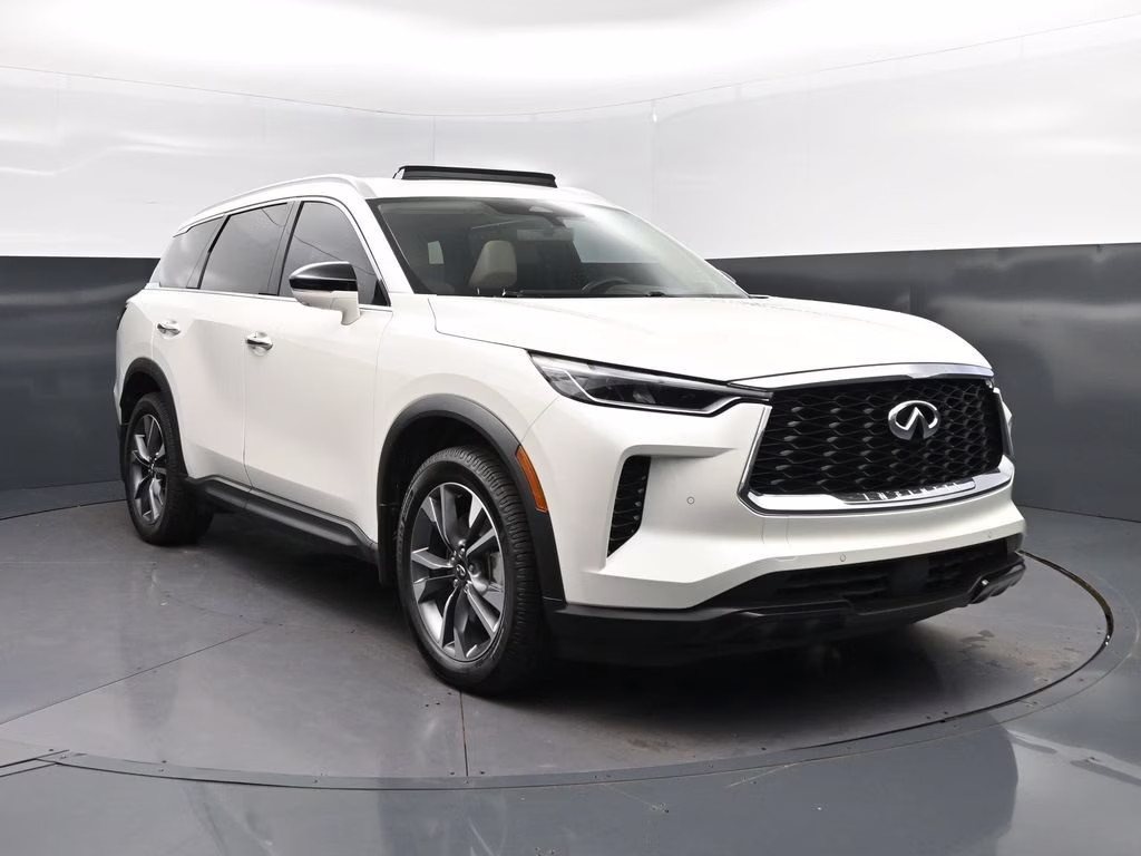 2023 Majestic White INFINITI QX60 LUXE FWD SUV