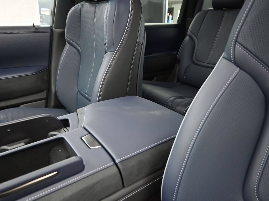 2026 Radiant White/Black Obsidian INFINITI QX80 SPORT 4X4 SUV