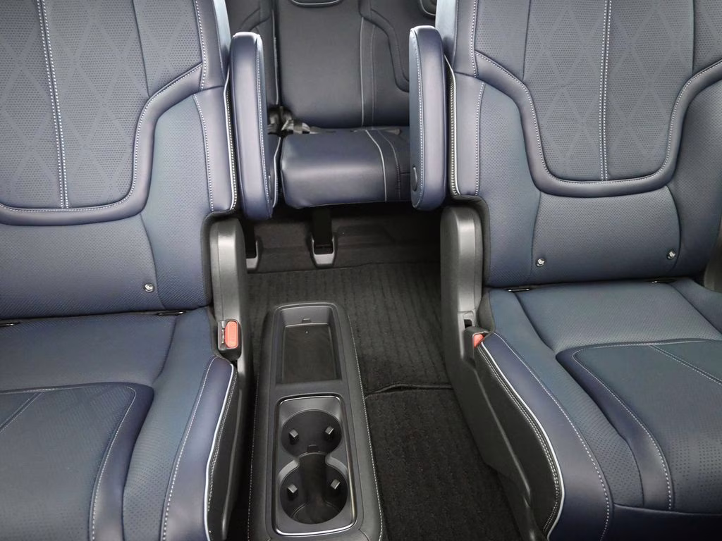 2026 Radiant White/Black Obsidian INFINITI QX80 SPORT 4X4 SUV