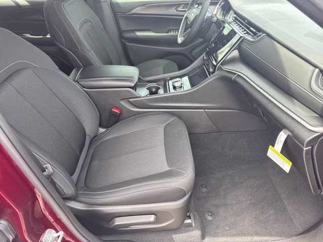 2025 Velvet Red Pearlcoat Jeep Grand Cherokee Laredo X RWD SUV