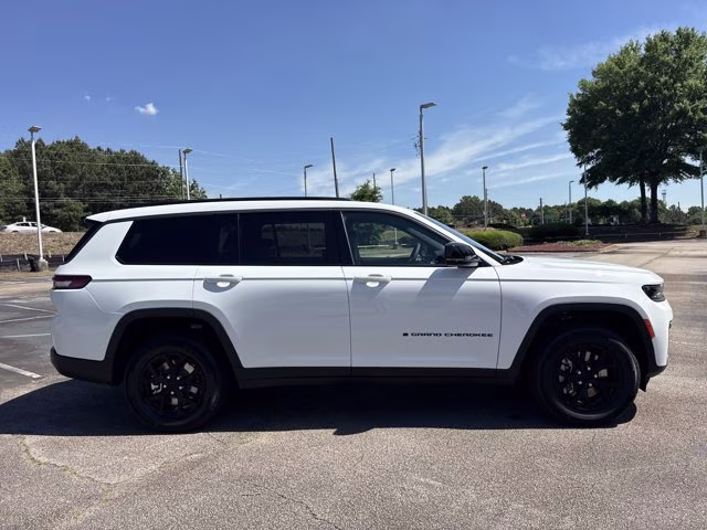 2026 Bright White Clearcoat Jeep Grand Cherokee L Laredo Altitude RWD SUV