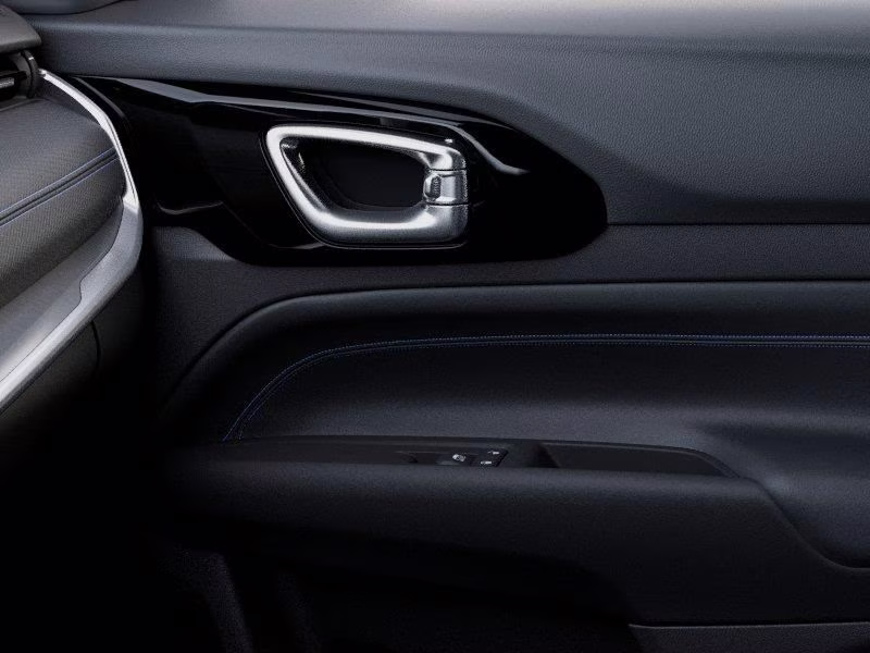 2026 Bright White Clearcoat Jeep Compass Latitude Altitude 4X4 SUV