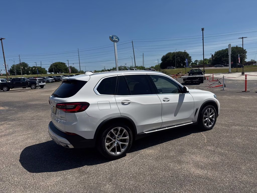 2023 Alpine White BMW X5 sDrive40i RWD SUV