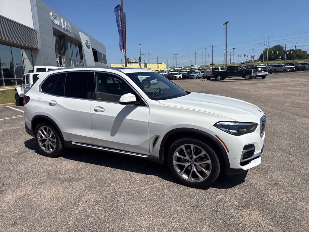2023 Alpine White BMW X5 sDrive40i RWD SUV