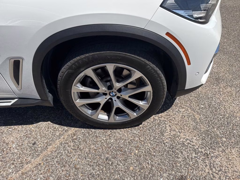 2023 Alpine White BMW X5 sDrive40i RWD SUV