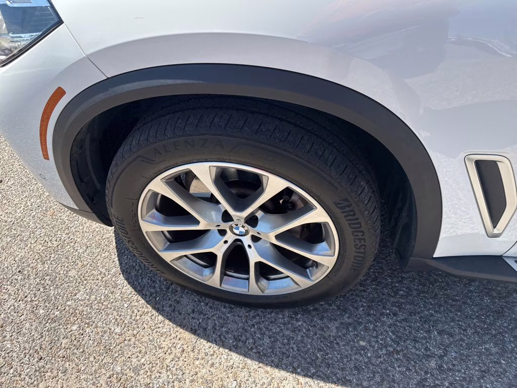 2023 Alpine White BMW X5 sDrive40i RWD SUV