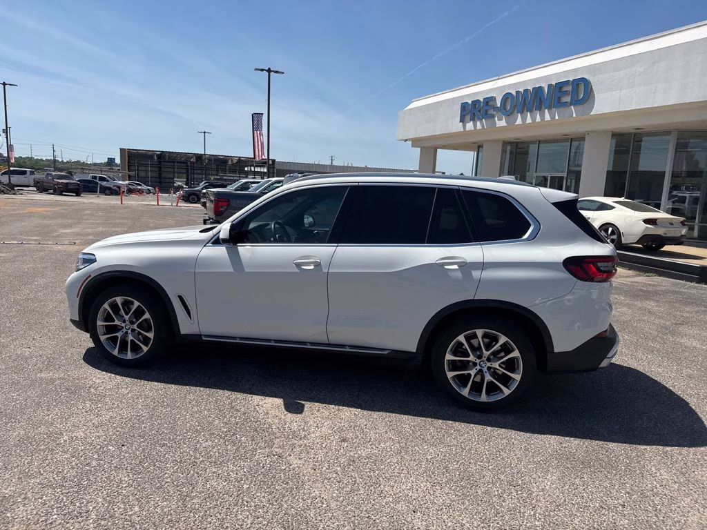 2023 Alpine White BMW X5 sDrive40i RWD SUV