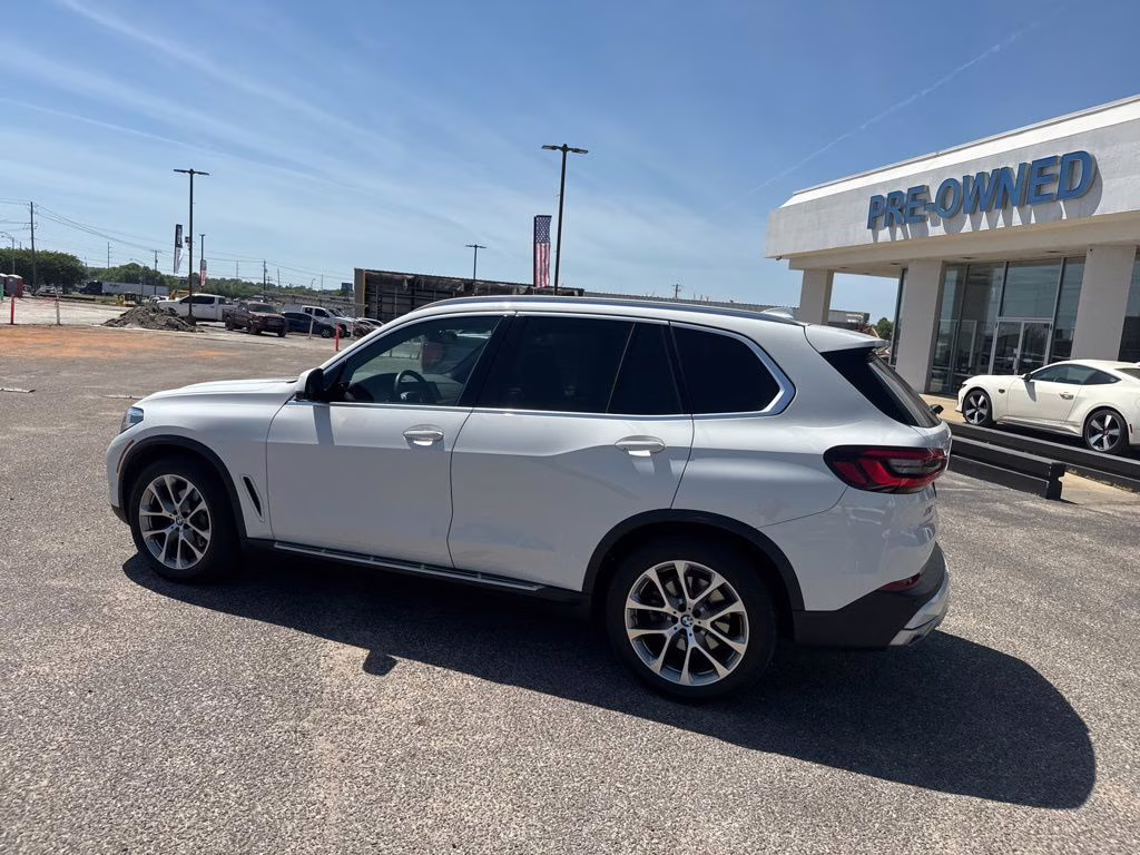 2023 Alpine White BMW X5 sDrive40i RWD SUV