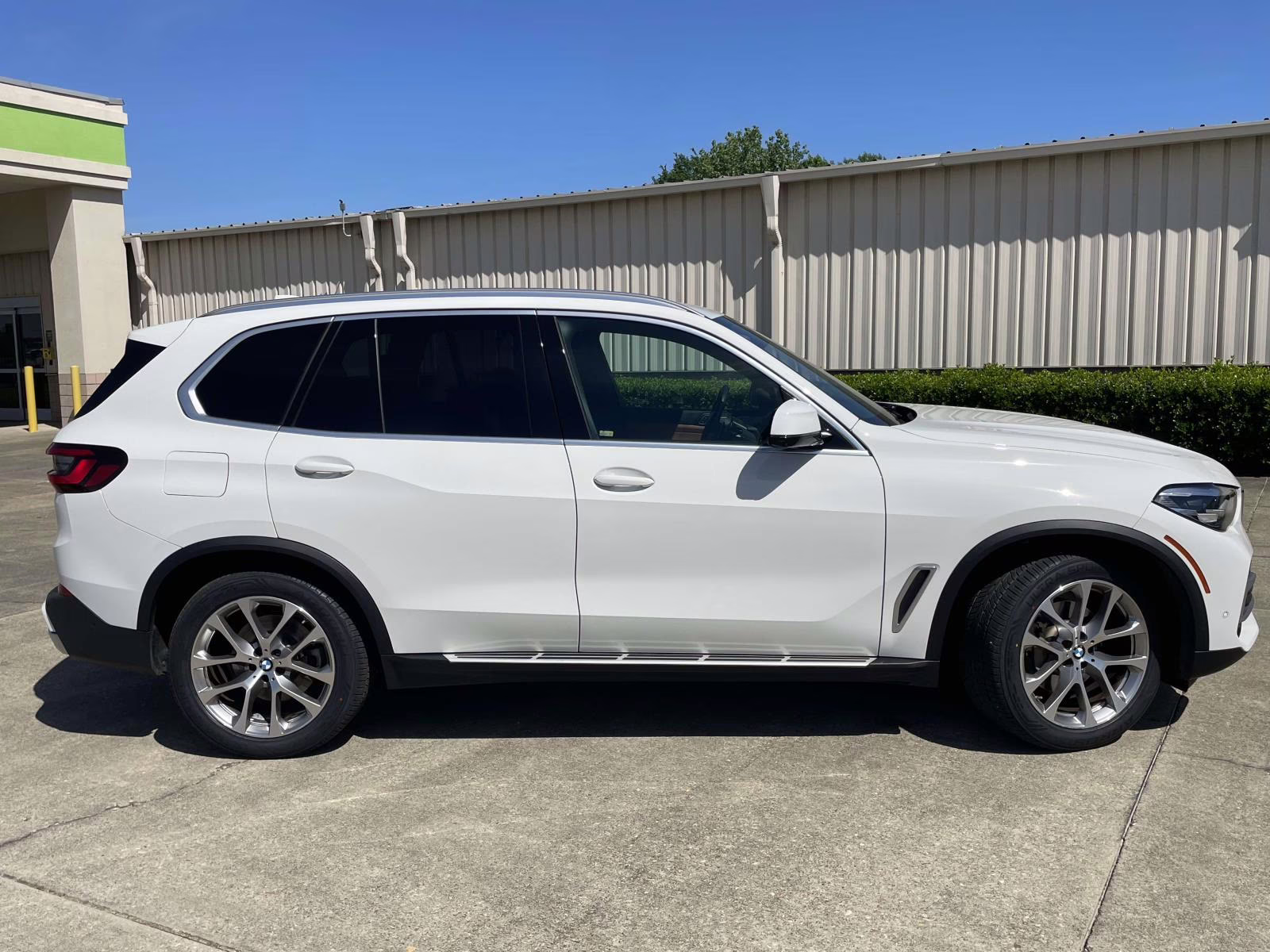 2023 Alpine White BMW X5 sDrive40i RWD SUV