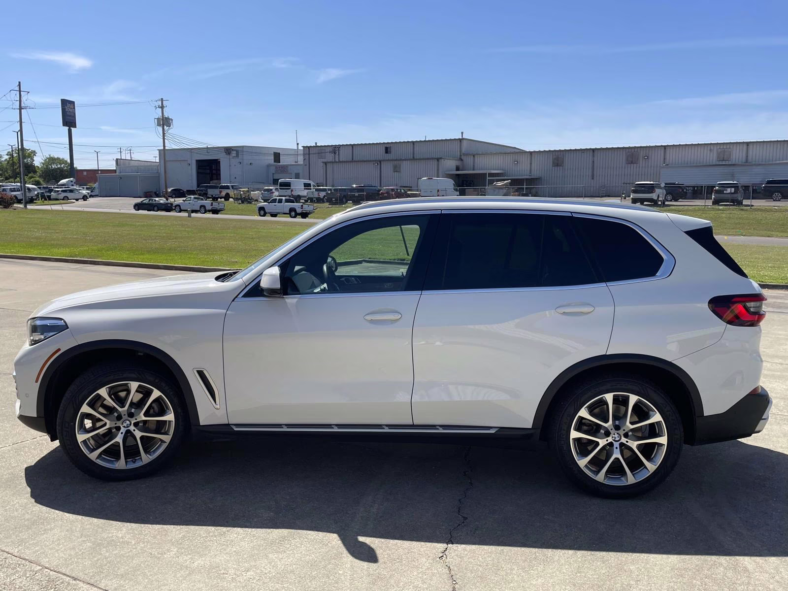 2023 Alpine White BMW X5 sDrive40i RWD SUV