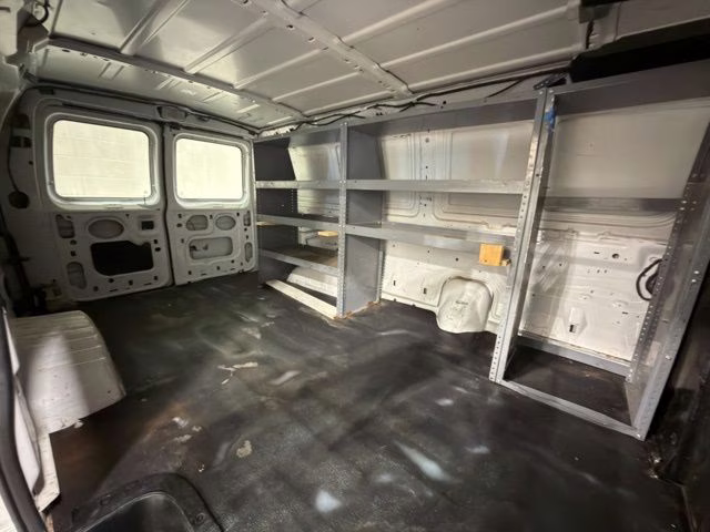 2006 Oxford White Clearcoat Ford E-250 Commercial RWD Van