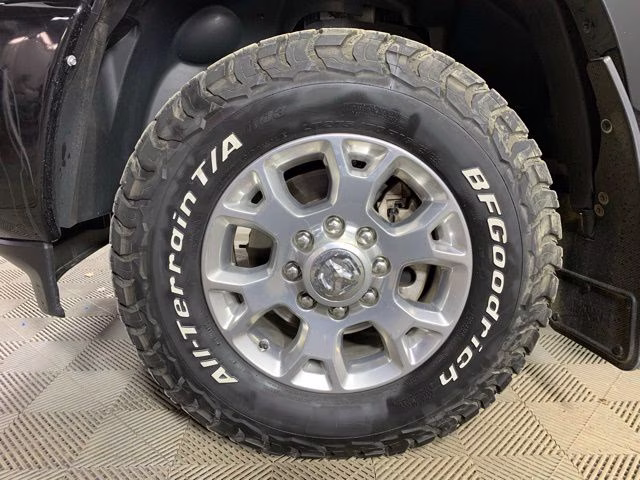 2022 Diamond Black Crystal Pearlcoat Ram 2500 Laramie 4X4 Truck