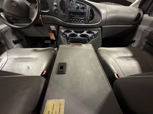 2006 Oxford White Clearcoat Ford E-250 Commercial RWD Van