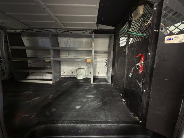 2006 Oxford White Clearcoat Ford E-250 Commercial RWD Van