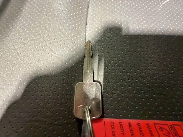 2006 Oxford White Clearcoat Ford E-250 Commercial RWD Van