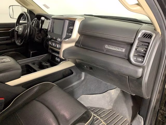 2022 Diamond Black Crystal Pearlcoat Ram 2500 Laramie 4X4 Truck