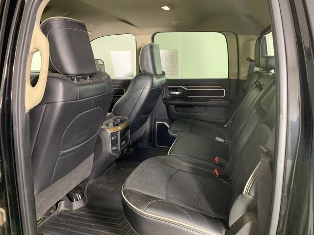 2022 Diamond Black Crystal Pearlcoat Ram 2500 Laramie 4X4 Truck