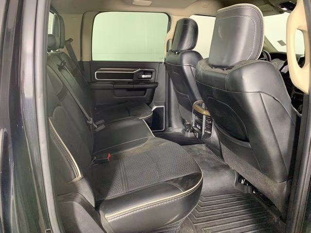 2022 Diamond Black Crystal Pearlcoat Ram 2500 Laramie 4X4 Truck