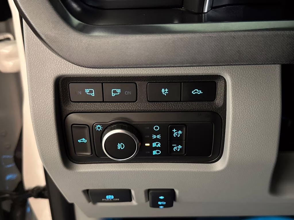 2024 White Metallic Ford Super Duty F-350 SRW Limited 4X4 Truck