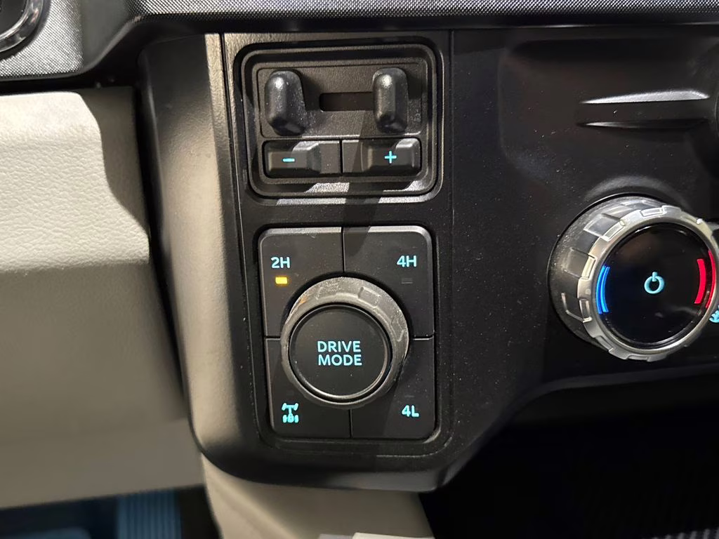 2024 White Metallic Ford Super Duty F-350 SRW Limited 4X4 Truck