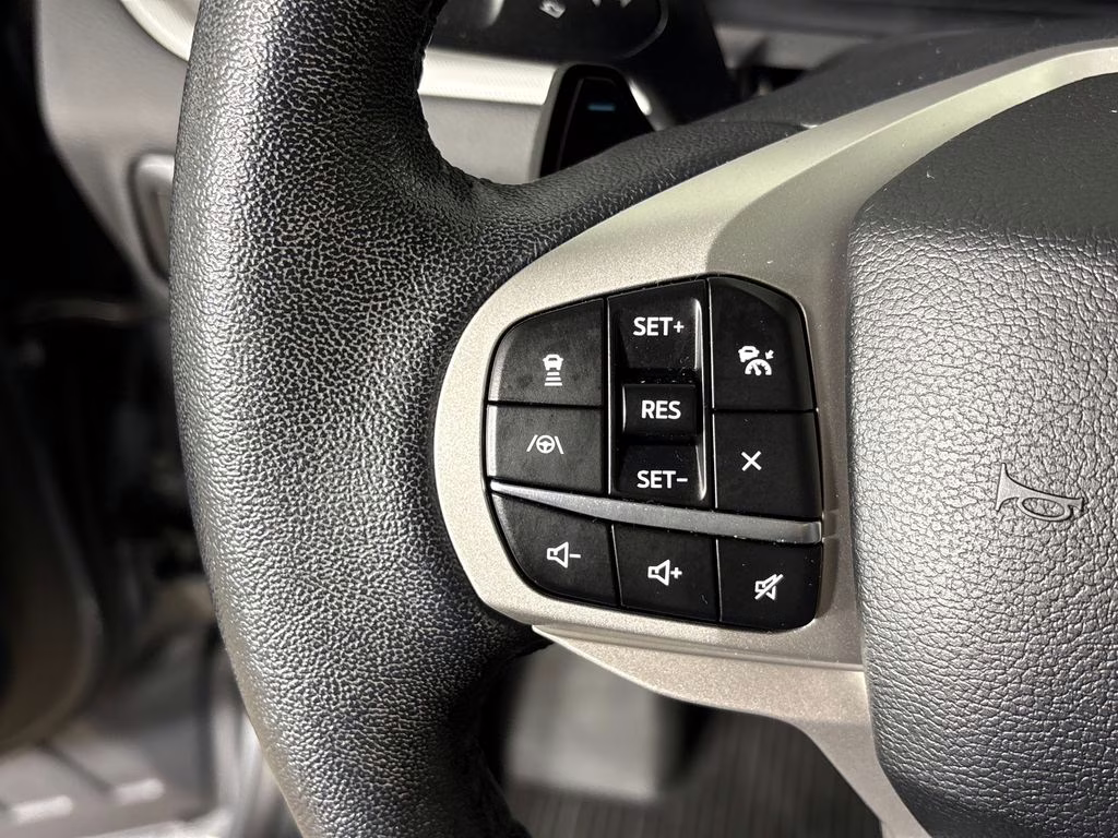 2021 Gray Metallic Ford Explorer XLT RWD SUV