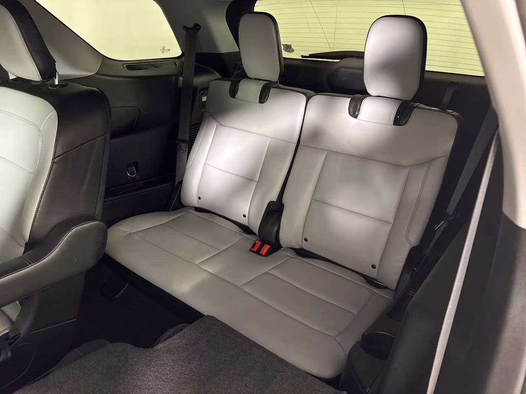 2021 Gray Metallic Ford Explorer XLT RWD SUV