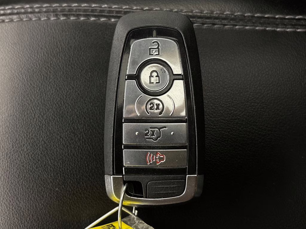 2021 Gray Metallic Ford Explorer XLT RWD SUV