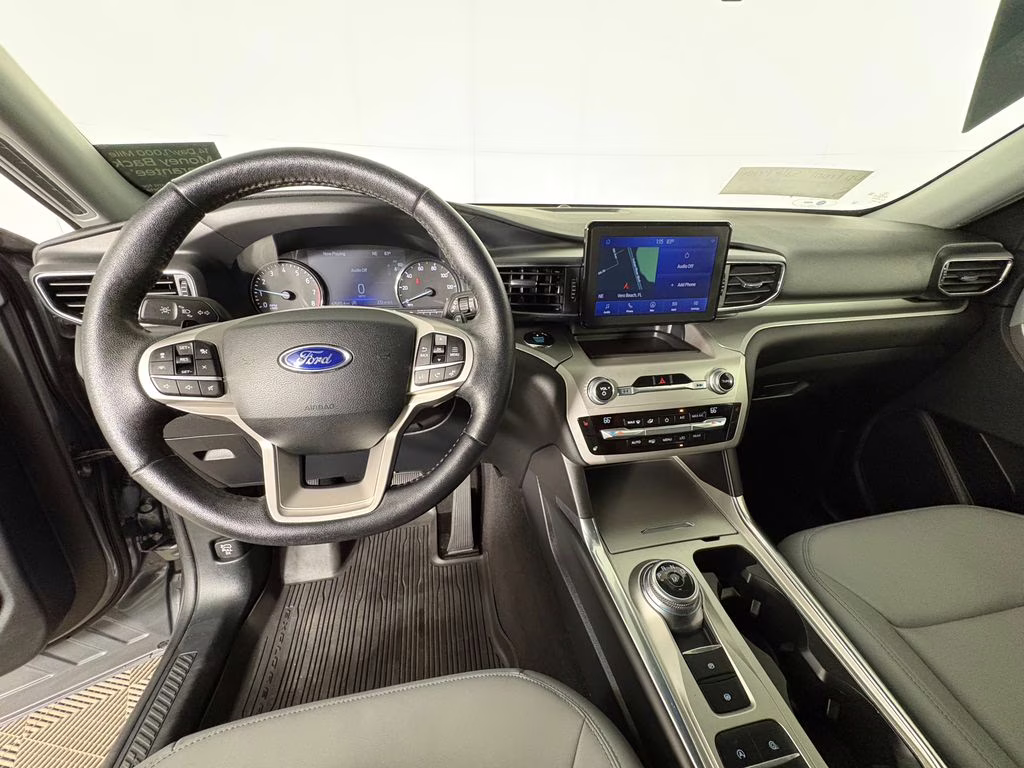 2021 Gray Metallic Ford Explorer XLT RWD SUV