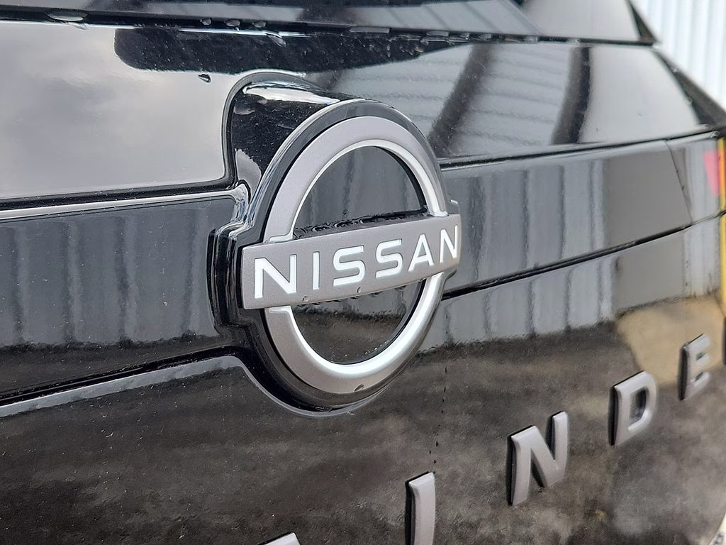2026 Super Black Nissan Pathfinder Platinum 4X4 SUV