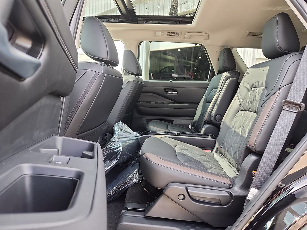 2026 Super Black Nissan Pathfinder Platinum 4X4 SUV
