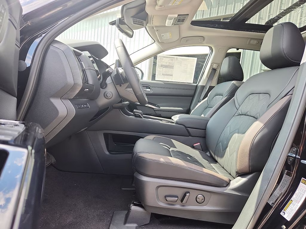 2026 Super Black Nissan Pathfinder Platinum 4X4 SUV