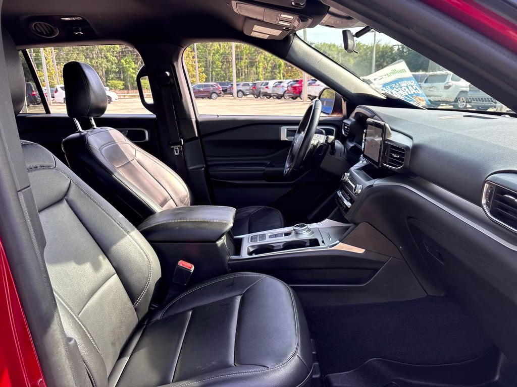 2020 Red Metallic Ford Explorer XLT RWD SUV