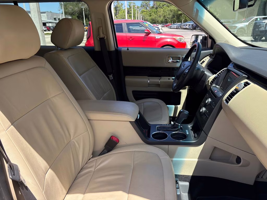 2019 Oxford White Ford Flex SEL FWD SUV