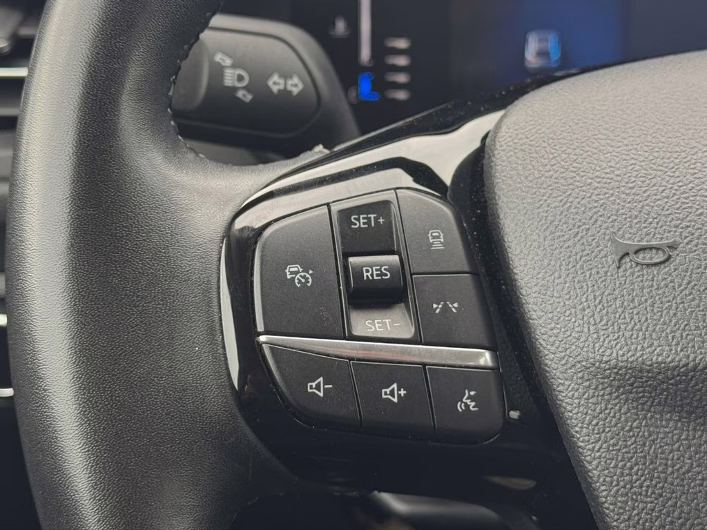2024 Oxford White Ford Escape Active AWD SUV