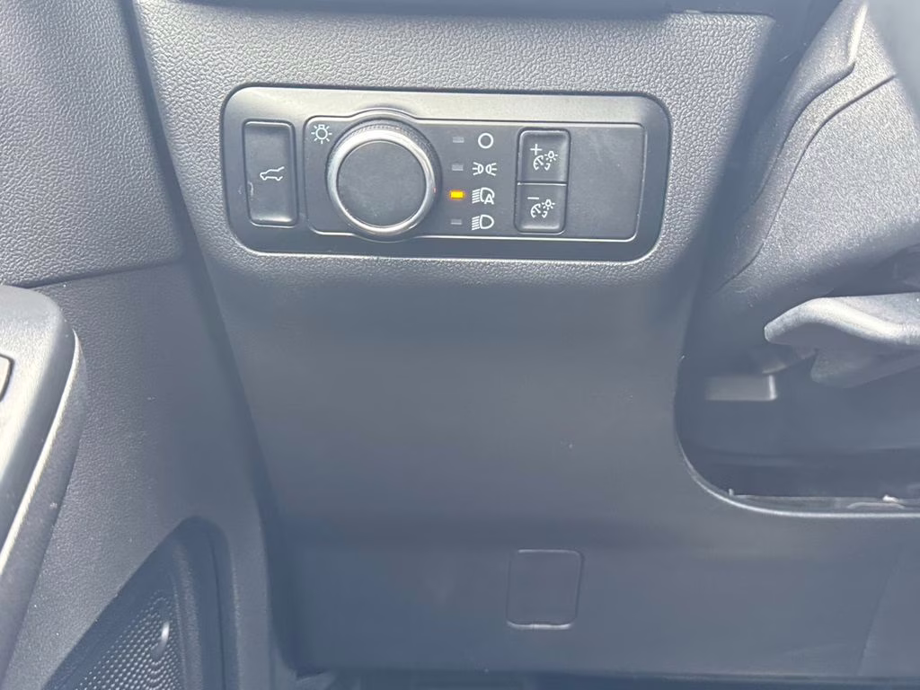 2024 Oxford White Ford Escape Active AWD SUV