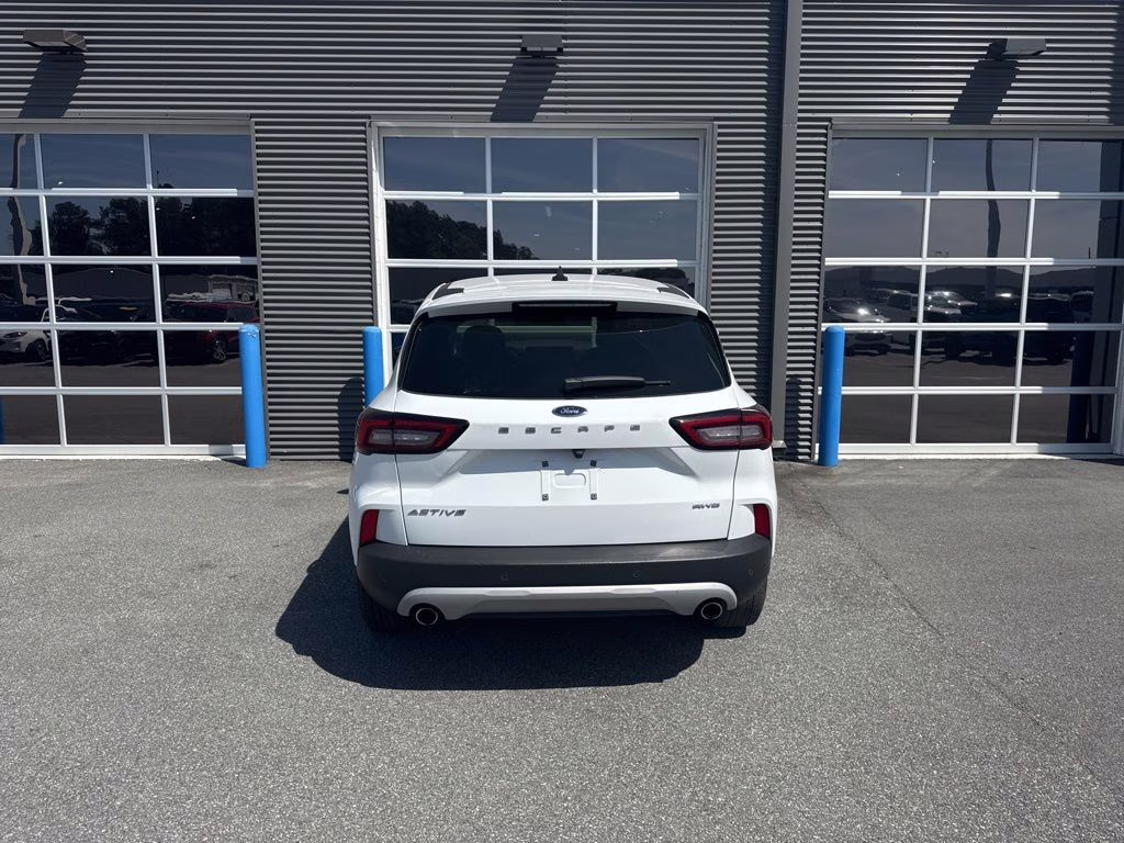 2024 Oxford White Ford Escape Active AWD SUV