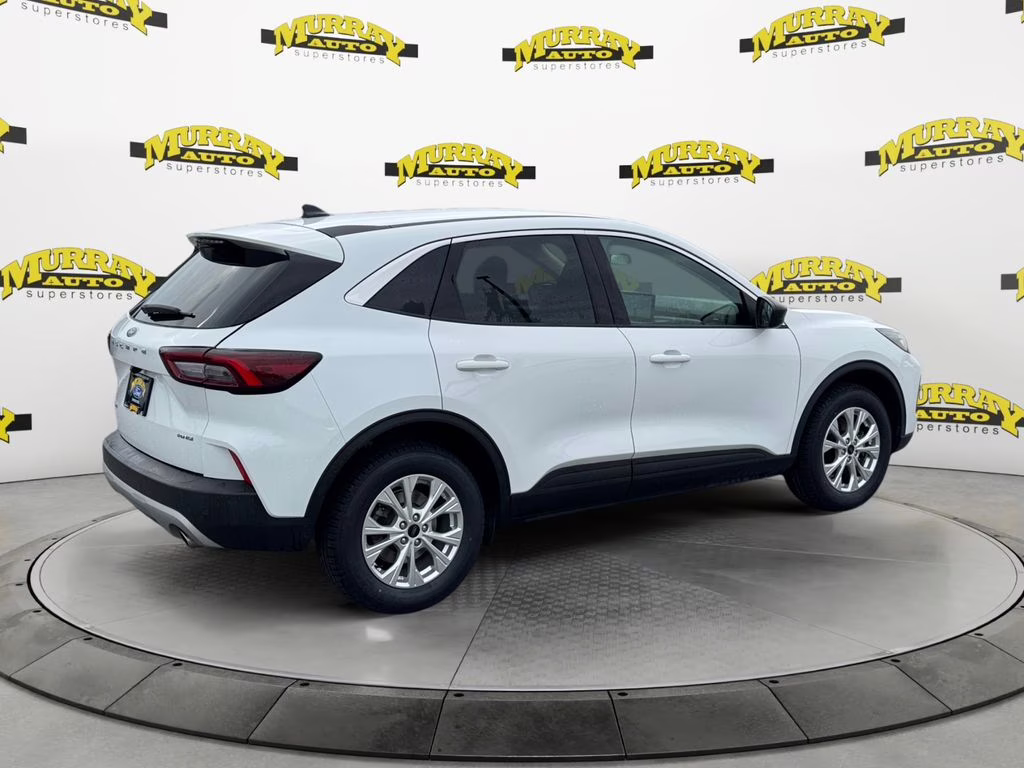 2024 Oxford White Ford Escape Active AWD SUV